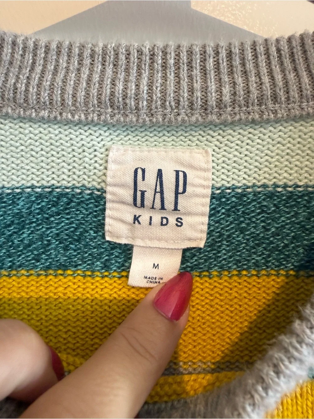 GAP colorful horizontal